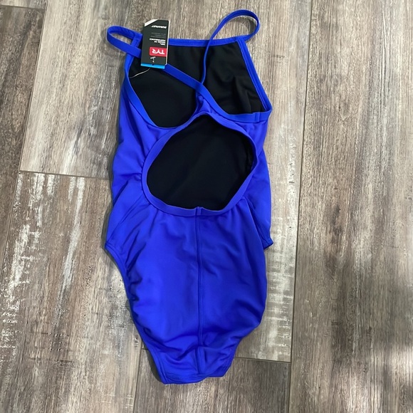 TYR Sport Women's Solid Diamondfit-A Swimsuit NEW - Picture 6 of 8